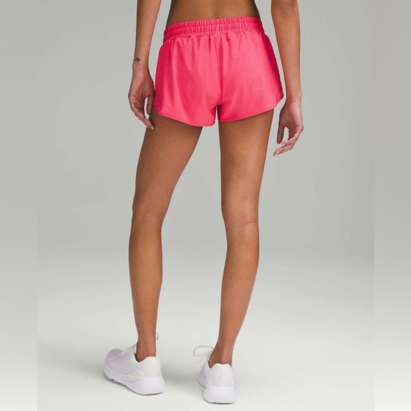 Lululemon Hotty Hot Low-Rise Lined Shorts 2.5” Glaze Pink Sz6 Rare Retired Color - Picture 2 of 9